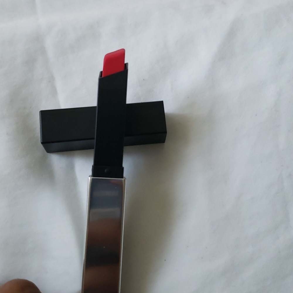Lipstick - Picture 6 of 8